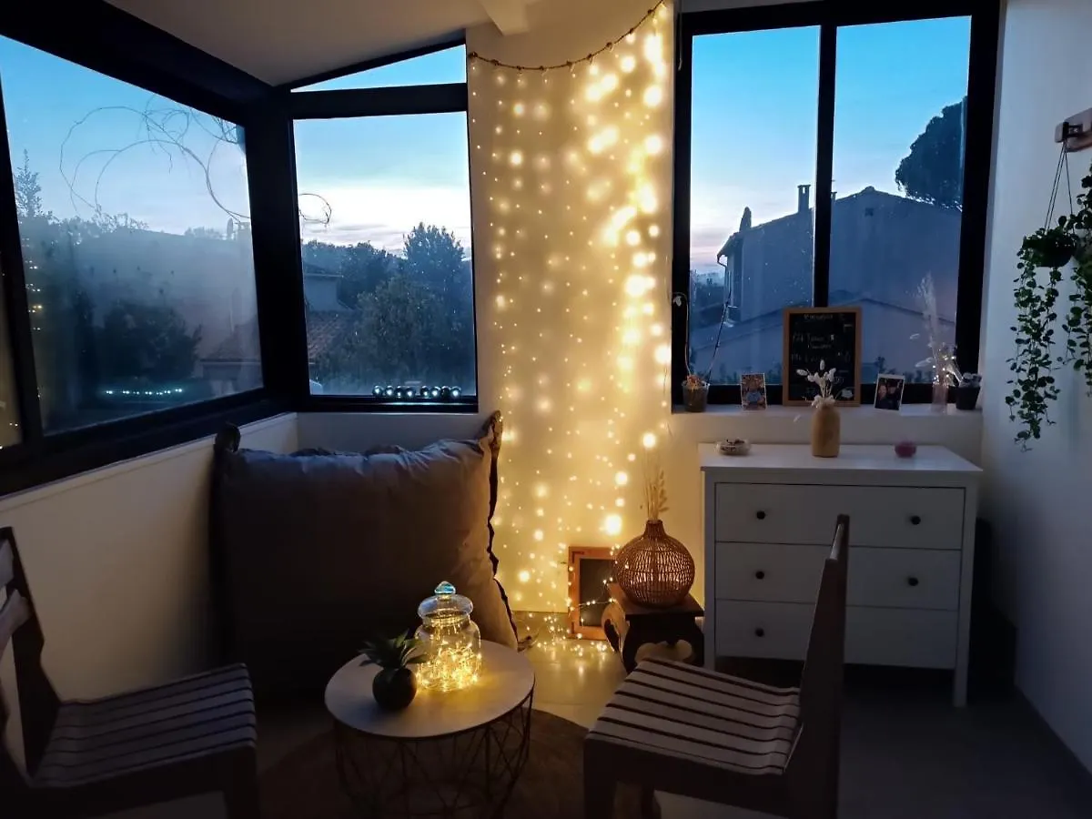 Semesterbostad Superbe Maison Au Calme Avignon